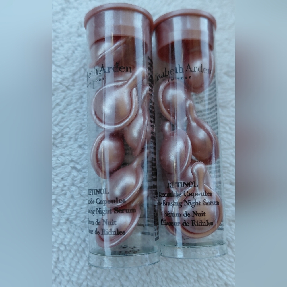 Elizabeth Arden Retinol Ceramide Capsules  14 Capsules Included